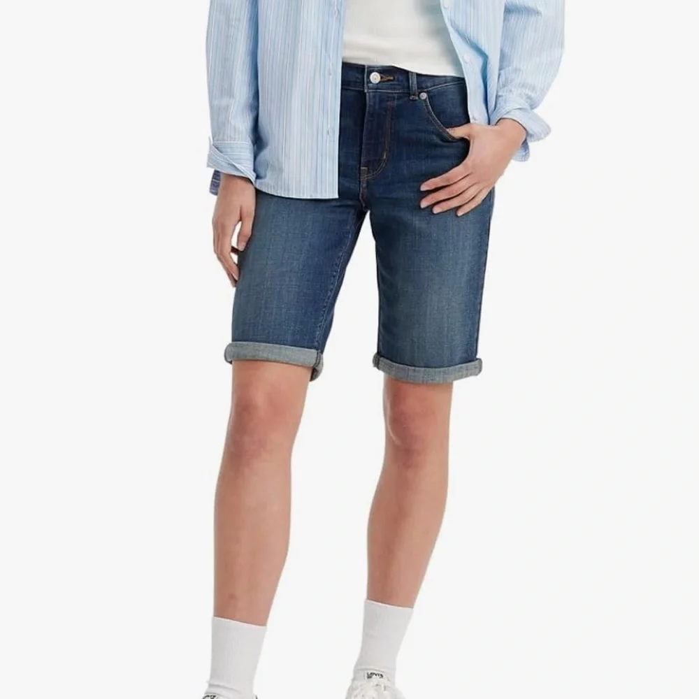 Levi’s Medium Wash Denim Bermuda Shorts 8 / 29